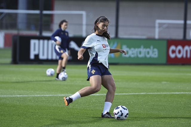 Alice Marques  é uma das estreantes em convocatórias da Seleção Nacional feminina. Foto: FPF