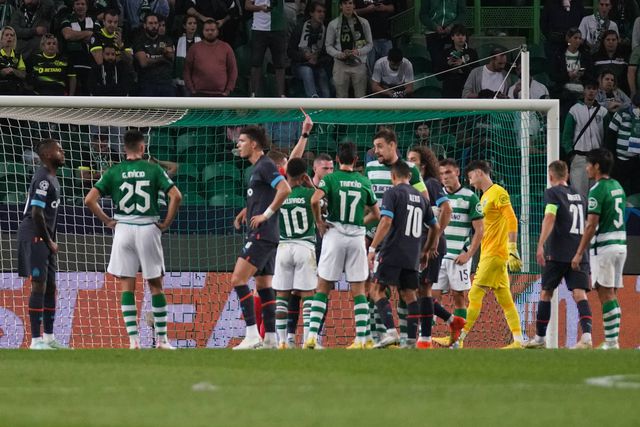 Sporting perdeu por 0-2 em Alvalade num jogo marcado pelas expulsões de Esgaio e Pedro Gonçalves - Foto: IMAGO
