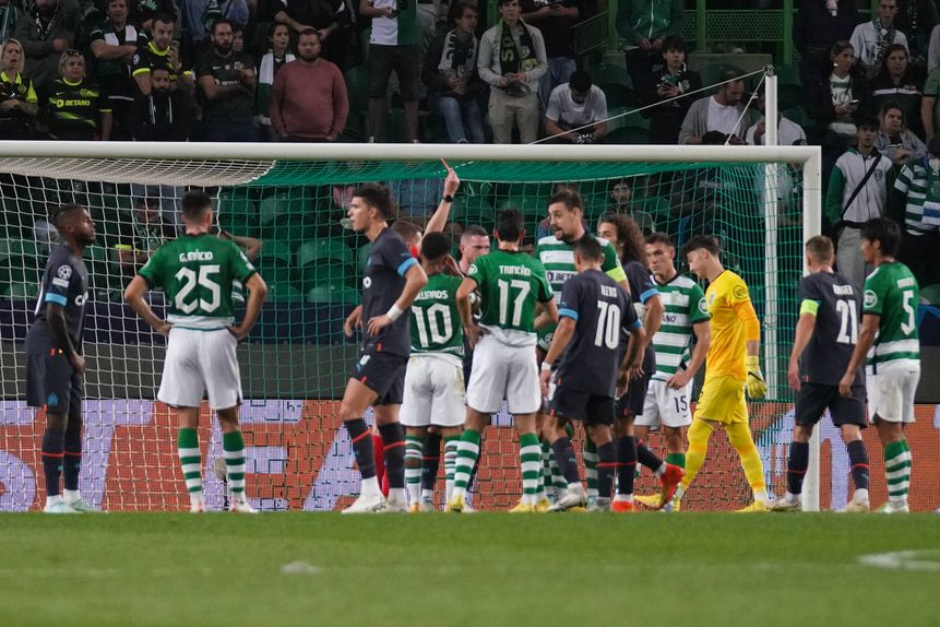 Sporting perdeu por 0-2 em Alvalade num jogo marcado pelas expulsões de Esgaio e Pedro Gonçalves - Foto: IMAGO