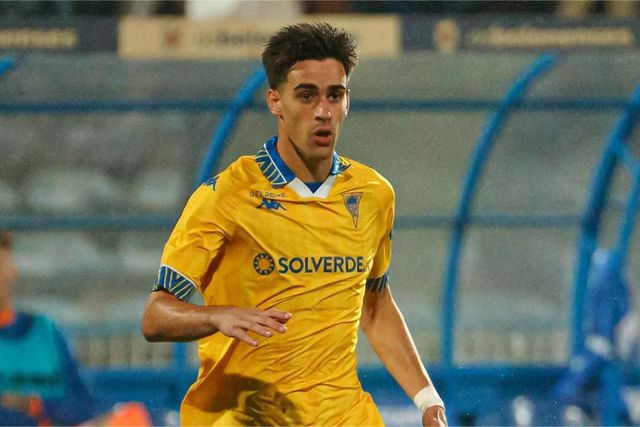 Peixinho estreou-se pela equipa principal do Estoril frente ao Belenenses, pela Taça de Portugal. Foto: Estoril Praia SAD