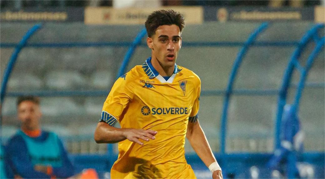 Peixinho estreou-se pela equipa principal do Estoril frente ao Belenenses, pela Taça de Portugal. Foto: Estoril Praia SAD