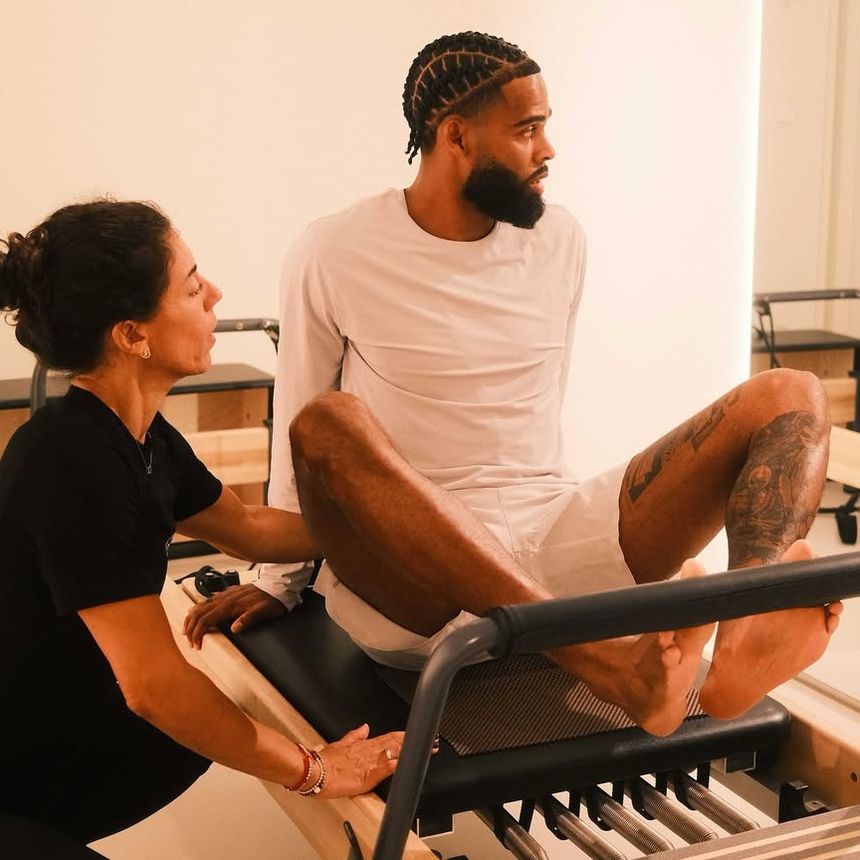 St. Juste mostra-se aplicado no pilates - Foto: Instagram/@jeremiahstjuste