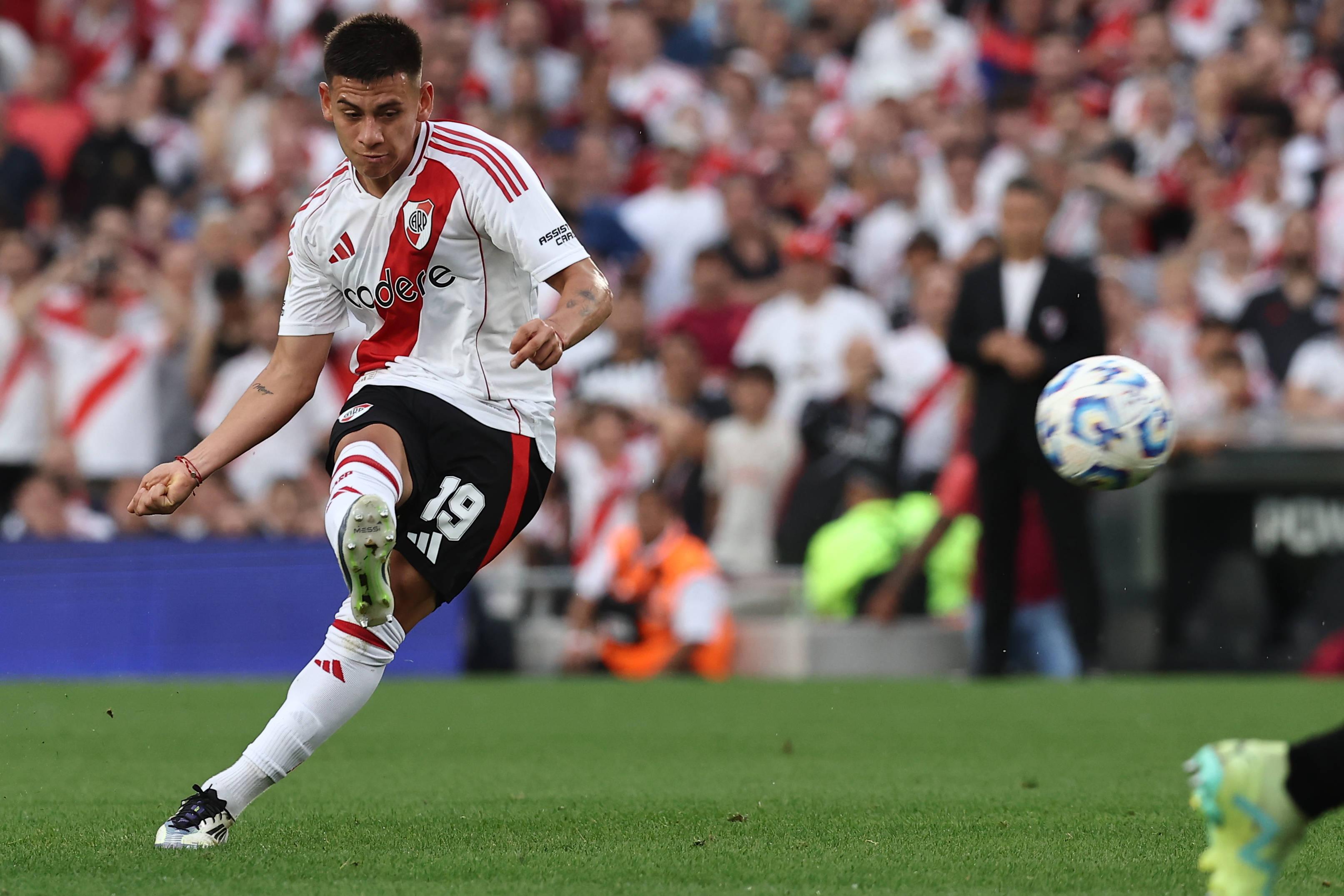 2.º - River Plate - Índice 97.6 (Echeverri na imagem)