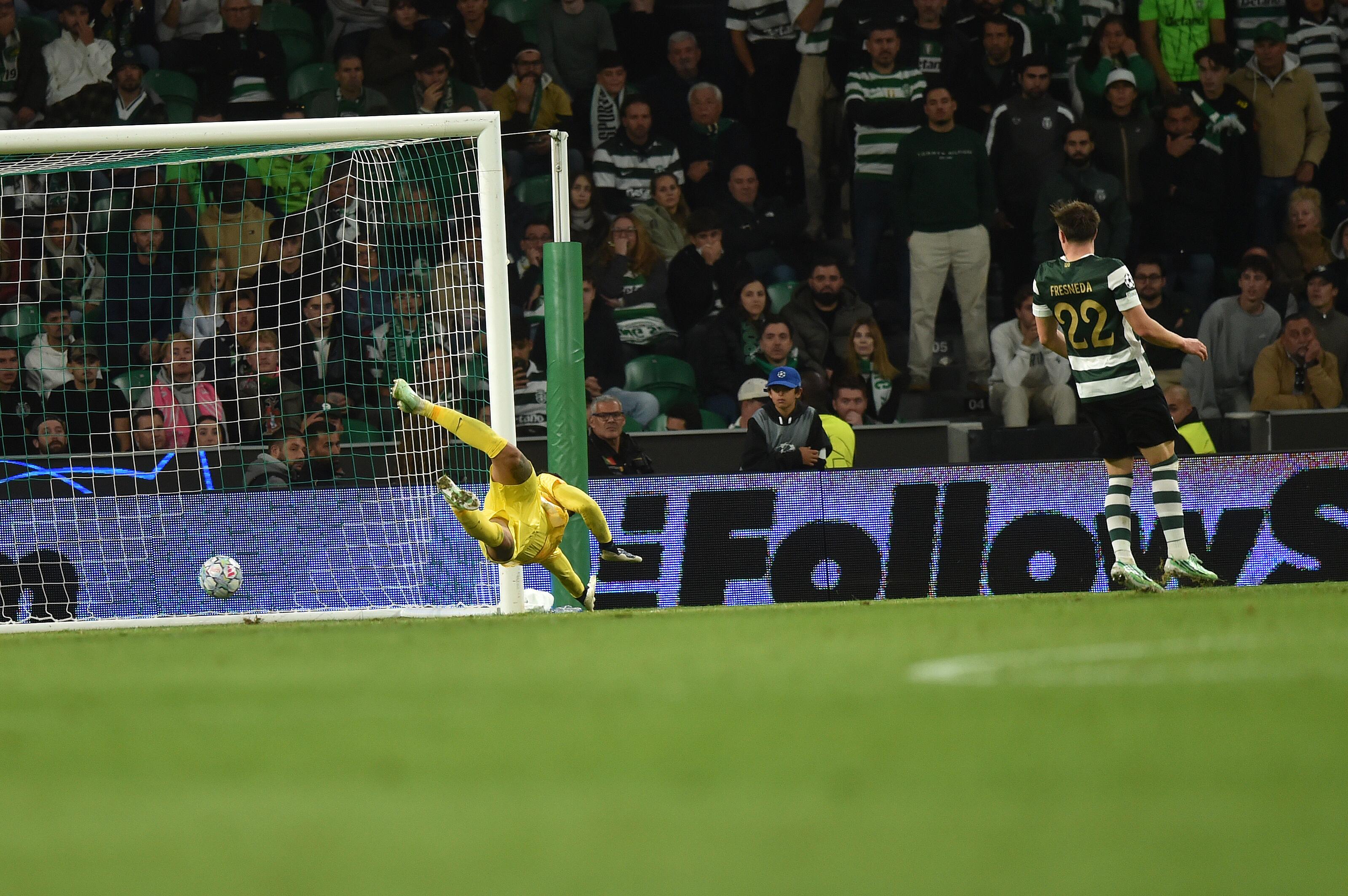 Kaique sofreu três golos Foto: Miguel Nunes