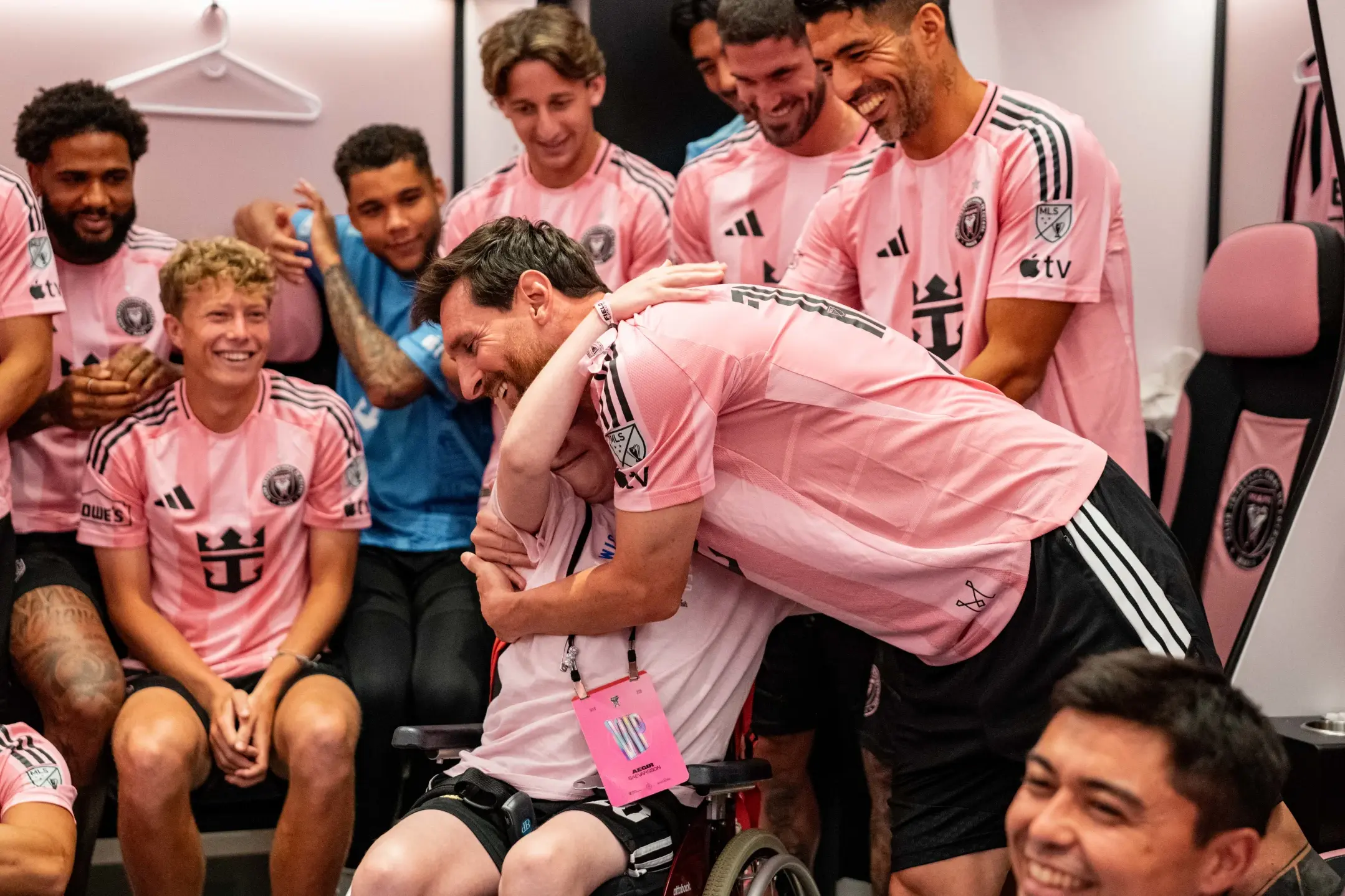 Messi e plantel do Inter Miami numa iniciativa da Make-a-Wish - Foto: Inter Miami