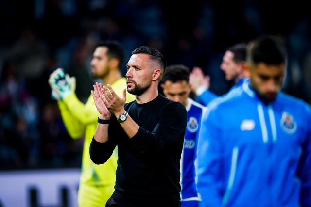 A frustração de Farioli no final do jogo com o PSV - Foto: FC Porto