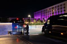 Dois adeptos receberam o Benfica em Nicósia