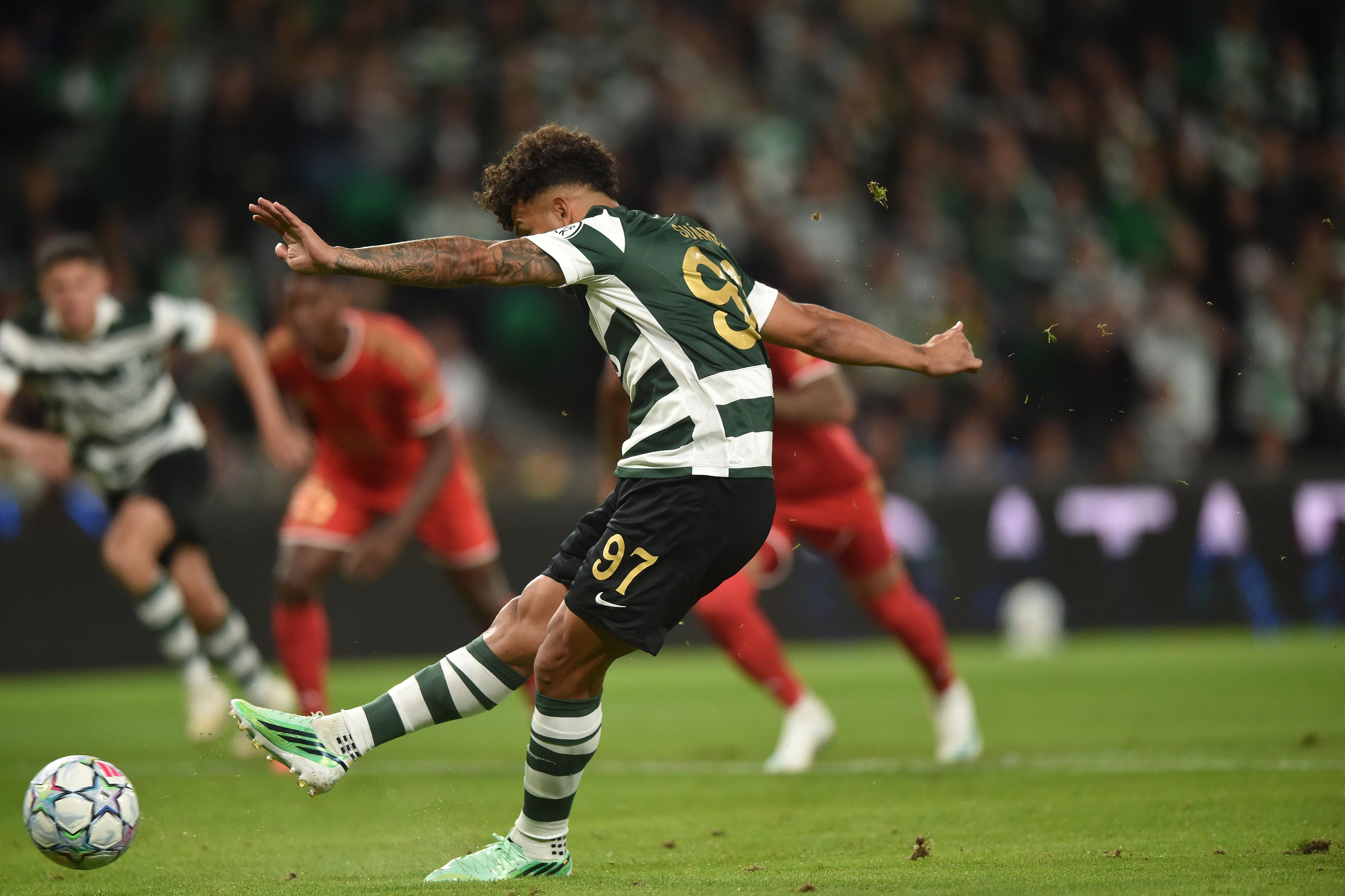 Luis Suárez marcou de penálti aos 5' mas desta vez não chegou para o Sporting ganhar... - Foto: MIGUEL NUNES