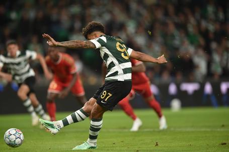 Luis Suárez marcou de penálti aos 5' mas desta vez não chegou para o Sporting ganhar... - Foto: MIGUEL NUNES