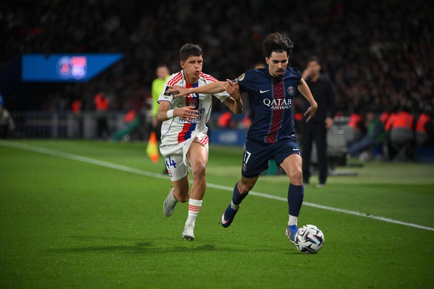 Duelo entre líderes pode ser disputado na segunda-feira - Foto: IMAGO