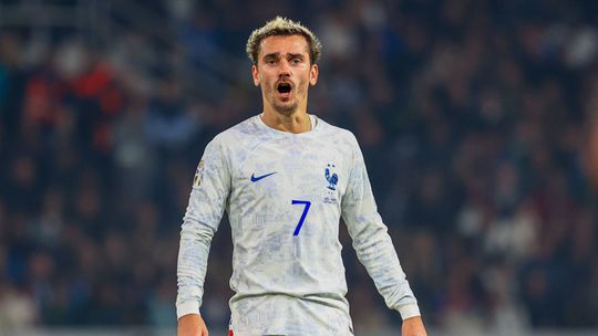 Griezmann ‘atira-se’ à UEFA após lance polémico: «Têm muito dinheiro e…»