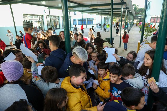 Chaves: Hélder Morim, Benny e 'Valentão" foram... à escola