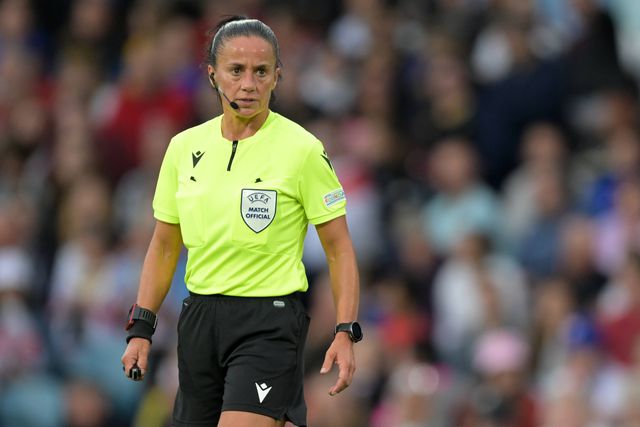 Equipa de arbitragem portuguesa em jogo da Liga dos Campeões