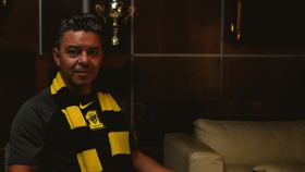 Gallardo apresentado no Al Ittihad: «É uma honra fazer parte deste projeto»