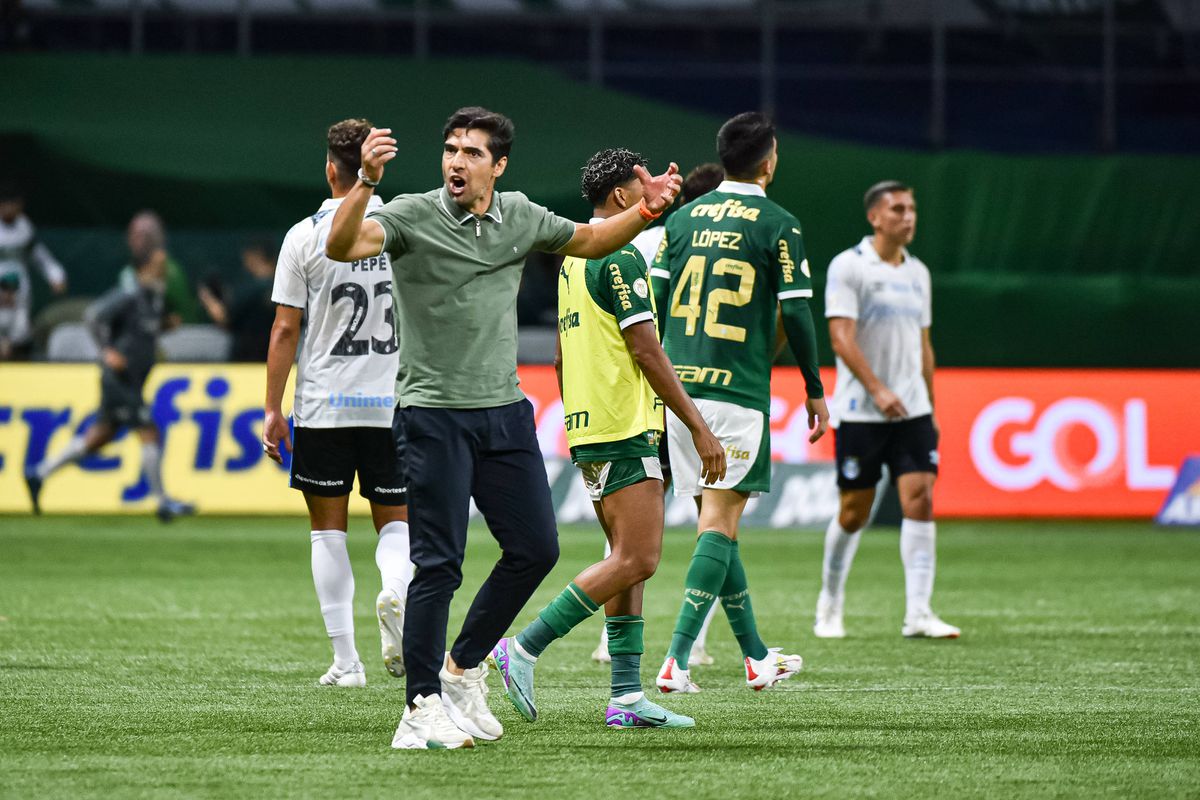 Abel Ferreira brinca: «Consigo prever o que vai acontecer»