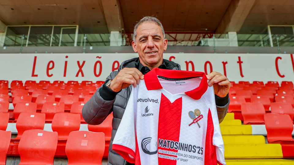 Abílio, um herói do (Estádio do) Mar: «Gosto muito do Carvalhal, mas o Leixões é especial»