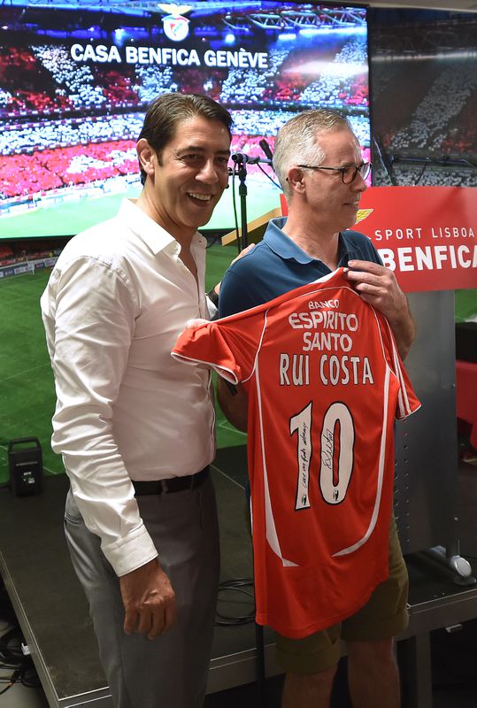 Rui Costa em Arouca para inaugurar novas instalações da casa do Benfica