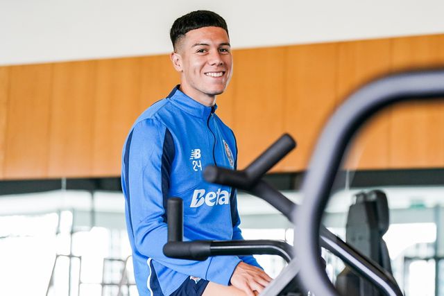 Treino do FC Porto com dois regressos