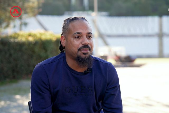 «Sou o único cantor no mundo que só tem uma música»