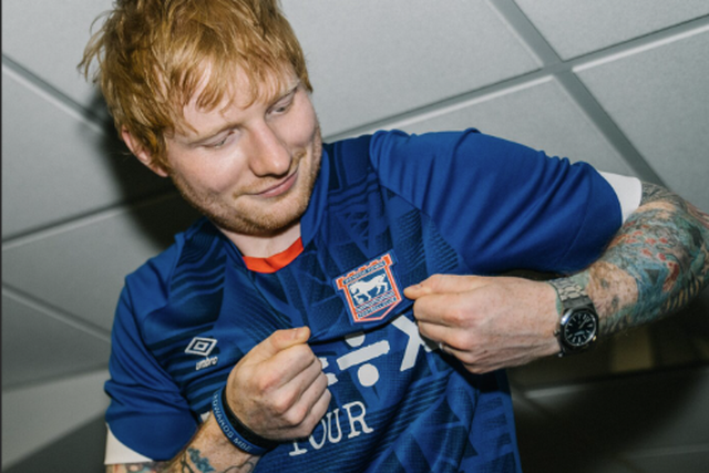 Ipswich contratou jogador graças a... Ed Sheeran