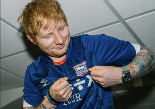 Ipswich contratou jogador graças a... Ed Sheeran