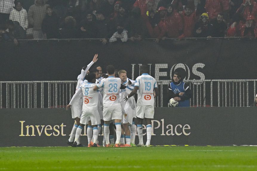 Marselha a celebrar a goleada em Nice