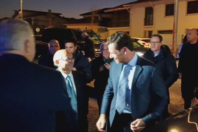 André Villas-Boas recebido por adeptos na Casa do FC Porto de Vale de Cambra