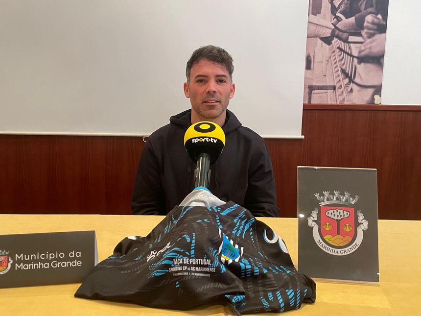 Técnico do conjunto vidreiro respeita os verdes e brancos, mas acredita numa surpresa - Foto: A BOLA