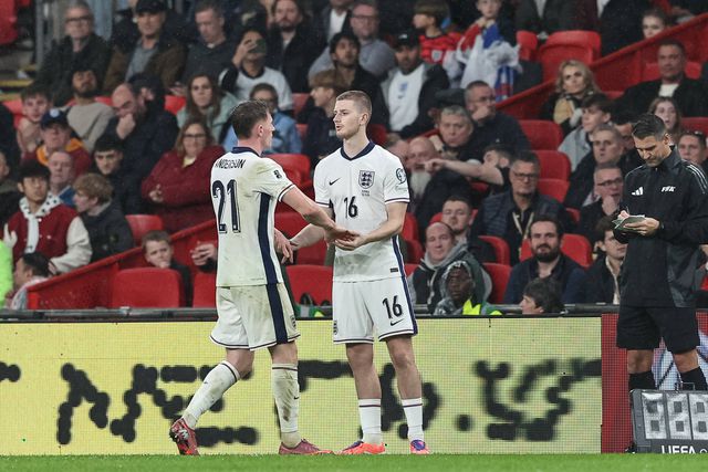 Amorim tem três alvos prioritários no meio-campo