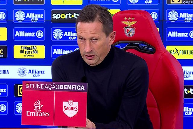 Schmidt pensa contratar um lateral-direito?