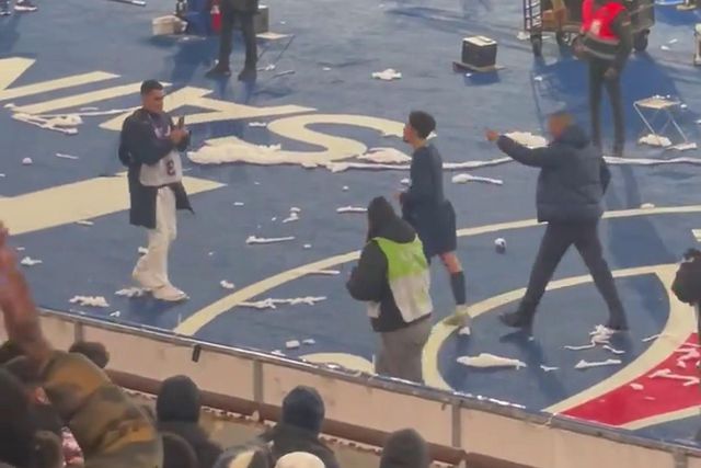 «Vitinha, Vitinha»: adeptos do PSG rendidos ao médio português