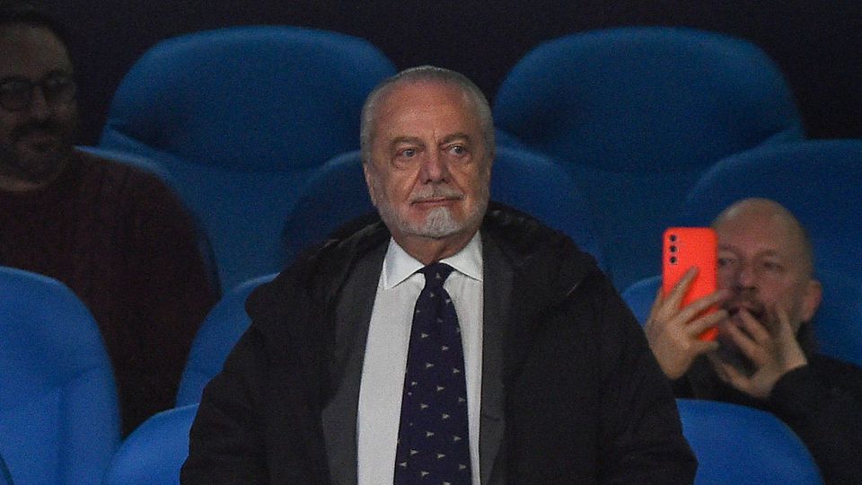 Presidente do Nápoles motiva equipa com prémio de 10 milhões de euros
