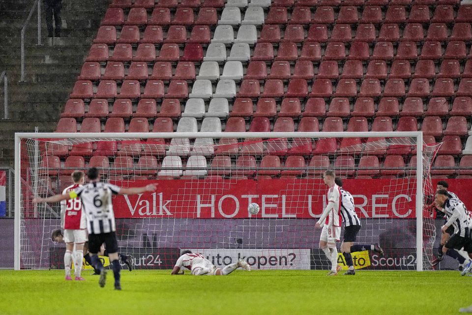 Escândalo: Ajax eliminado da Taça por equipa amadora do 4.º escalão!