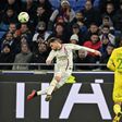 VÍDEO: dupla do Lyon sai de campo a correr após saber de tentativas de assalto