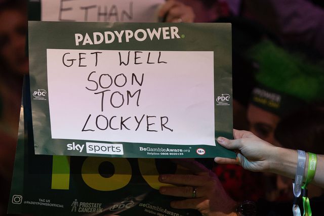 Tom Lockyer já saiu do hospital, com um desfibrilhador implantado