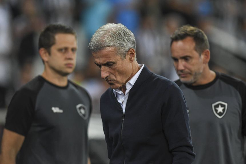 Luís Castro orientou o Botafogo entre 2022 e 2023