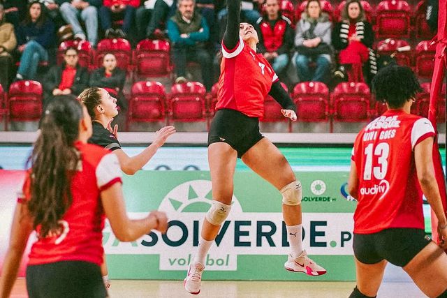 Hoje pode ver em direto na TV...