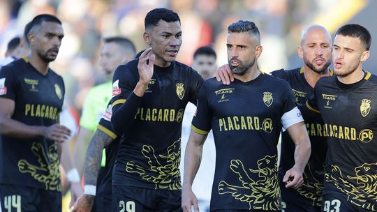 Famalicão 1 Farense 2: Algarvios conquistam a primeira vitória fora de casa