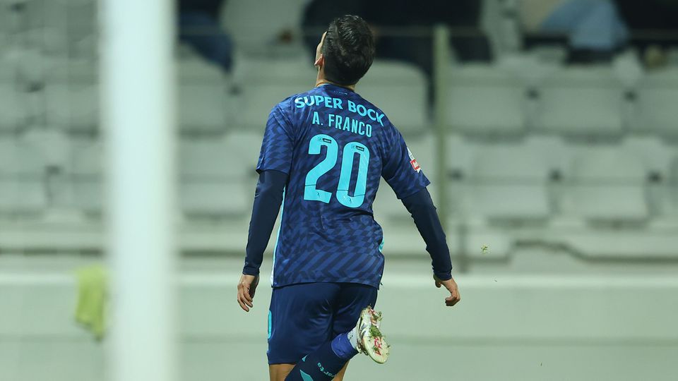 VÍDEO: grande jogada do FC Porto finalizada por André Franco