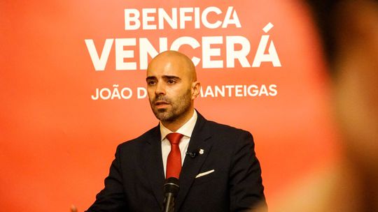 Candidato à presidência do Benfica deixa garantias no jantar de Natal