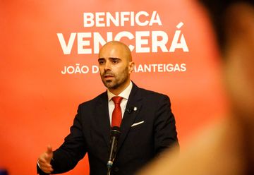 Candidato à presidência do Benfica deixa garantias no jantar de Natal