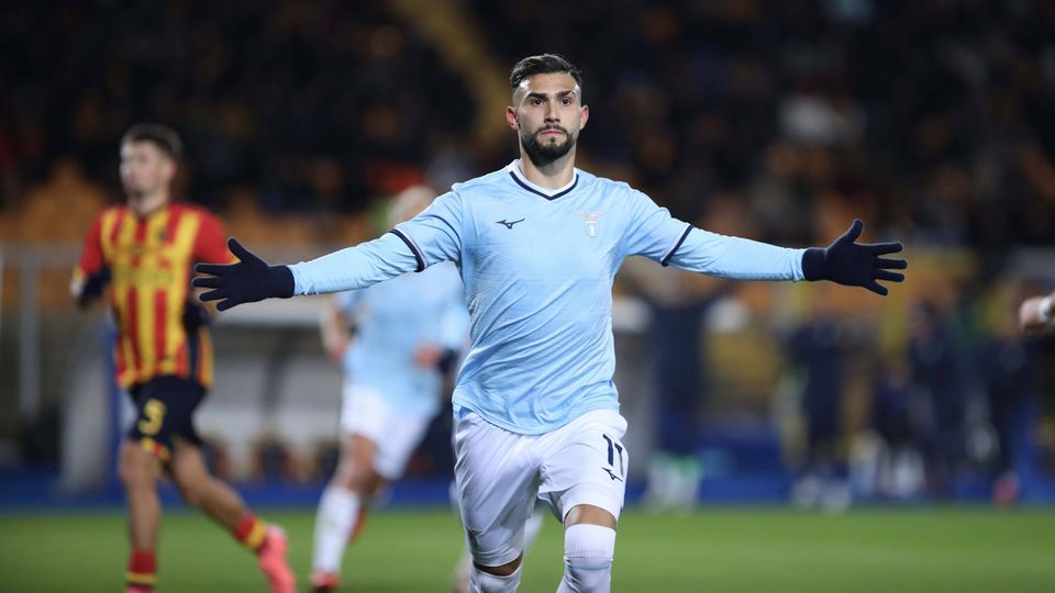 Nuno Tavares no regresso da Lazio às vitórias na Serie A