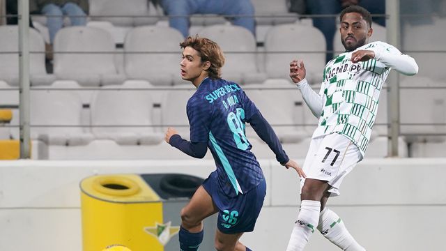 Vítor Bruno deliciado com Rodrigo Mora