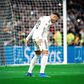 Kylian Mbappé a copiar o festejo de Cristiano Ronaldo após marcar pelo Real Madrid