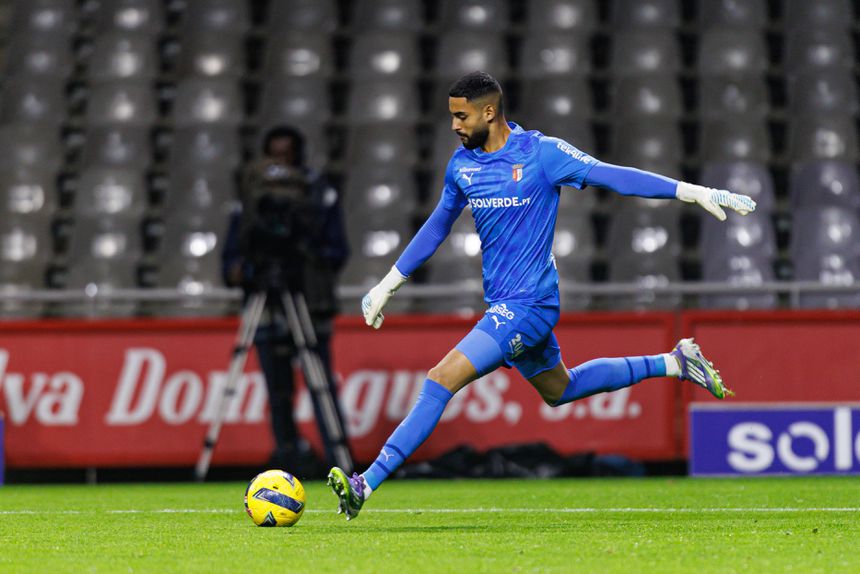 Alaa Bellaarouch chegou esta época aos minhotos e estado atrás do indiscutível Lukas Hornicek