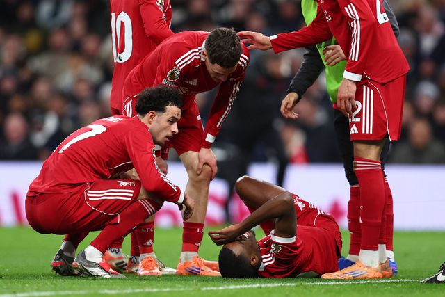 Lesão do sueco é grande contrariedade para Arne Slot - Foto: IMAGO