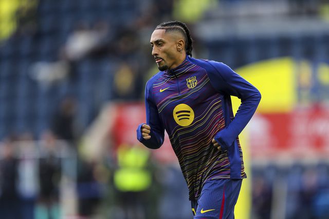 Raphinha durante o aquecimento para o Villarreal-Barcelona