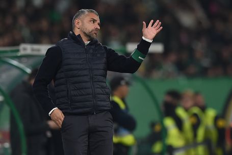 Rui Borges no jogo de estreia pelo Sporting (Foto: Miguel Nunes)