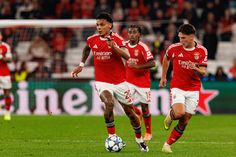 Richard Ríos, Leandro Barreiro e Sudakov, médios do Benfica - Foto Imago