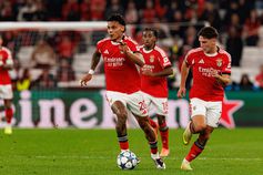Richard Ríos, Leandro Barreiro e Sudakov, médios do Benfica - Foto Imago